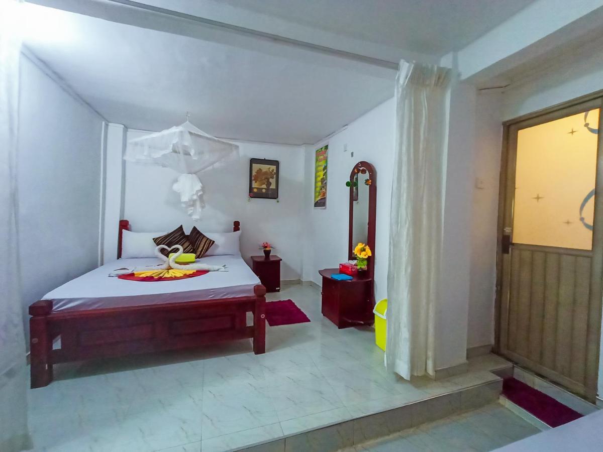 Sigiri Tarushan Home Stay Сигирия Экстерьер фото