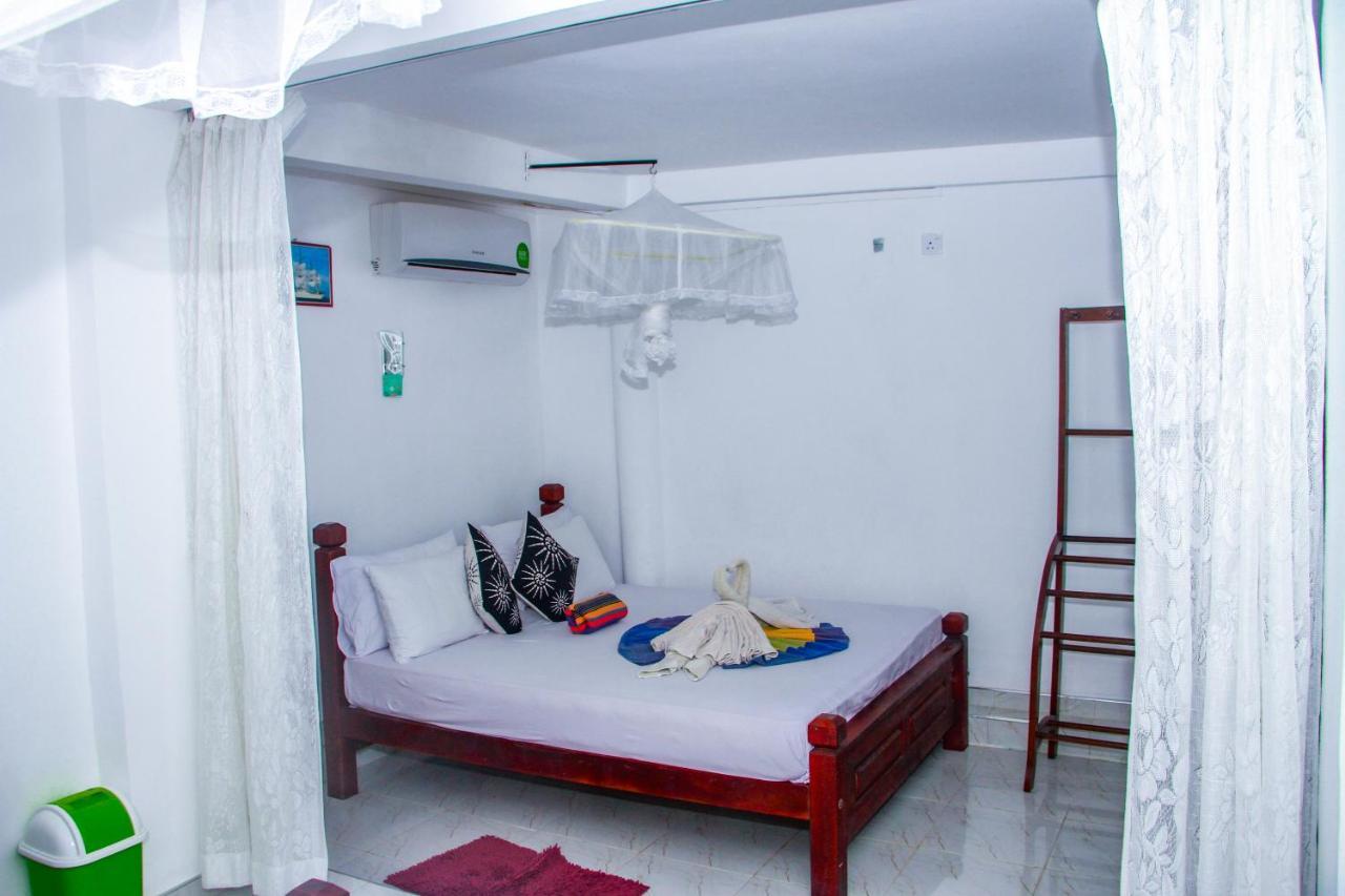 Sigiri Tarushan Home Stay Сигирия Экстерьер фото