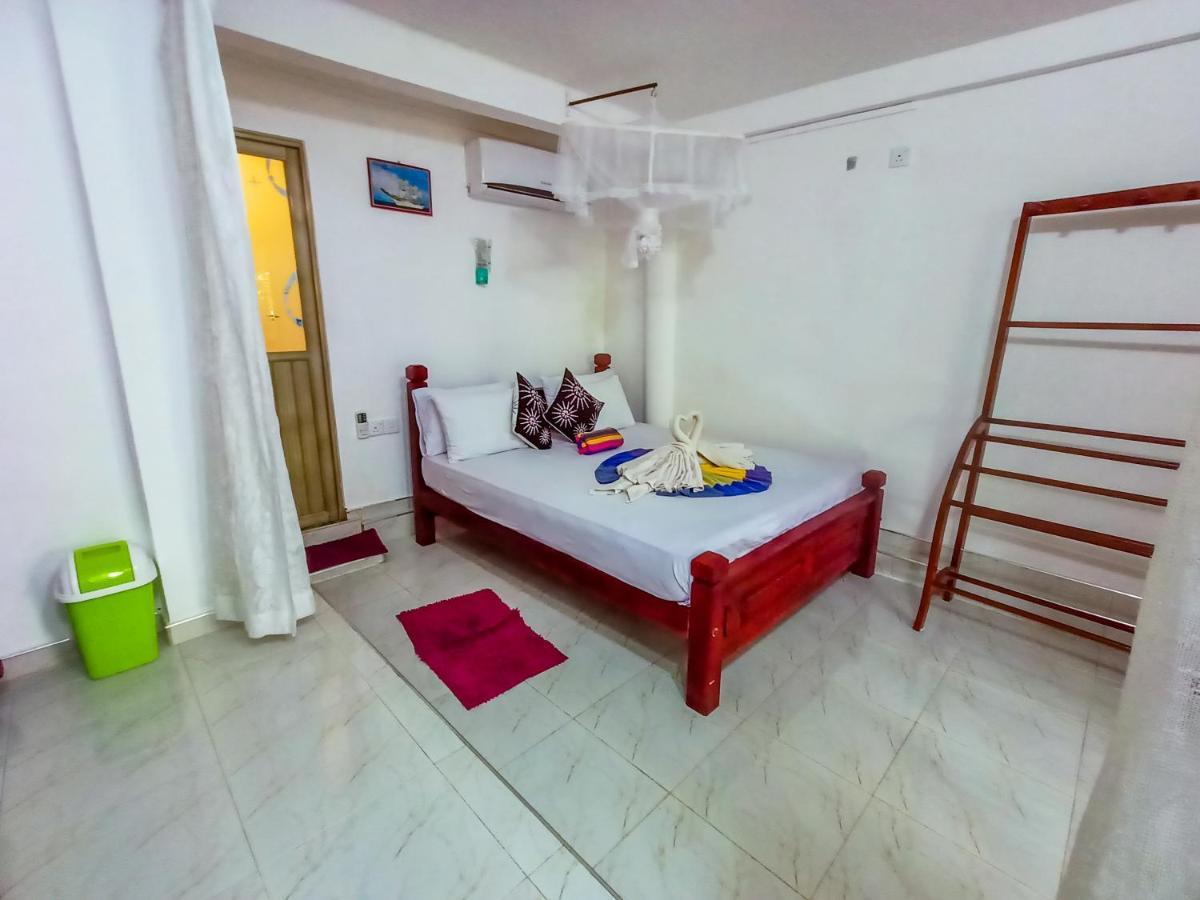 Sigiri Tarushan Home Stay Сигирия Экстерьер фото