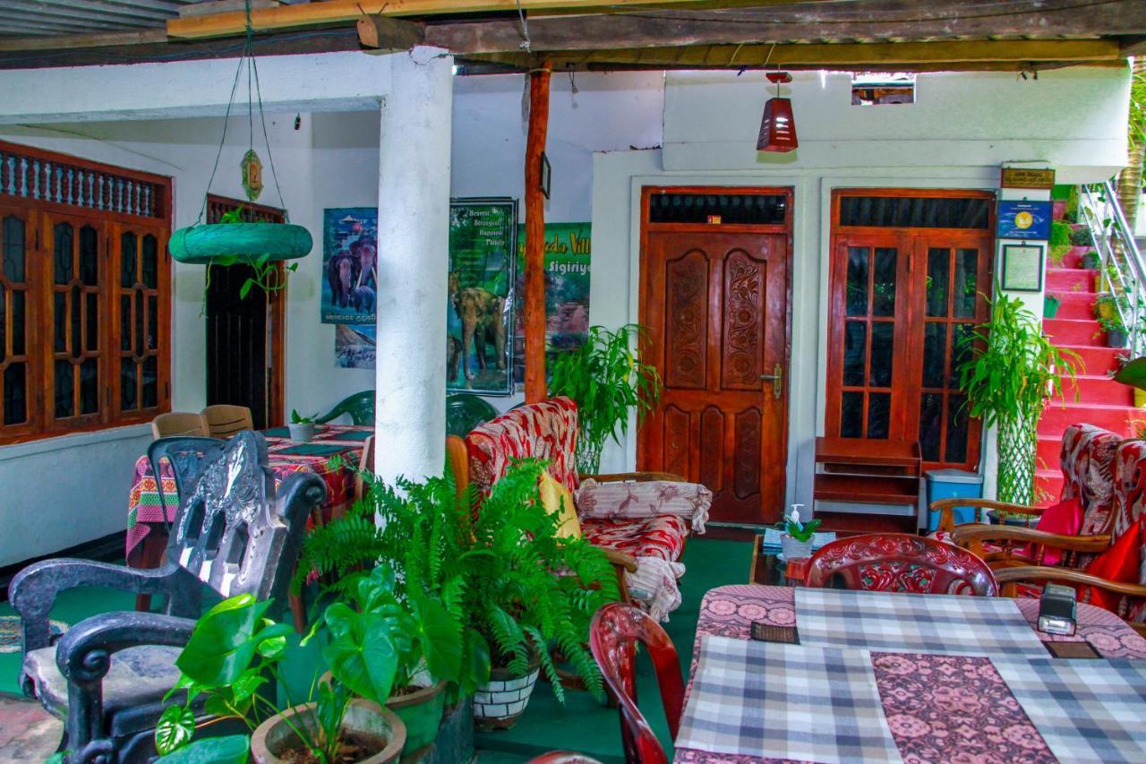 Sigiri Tarushan Home Stay Сигирия Экстерьер фото