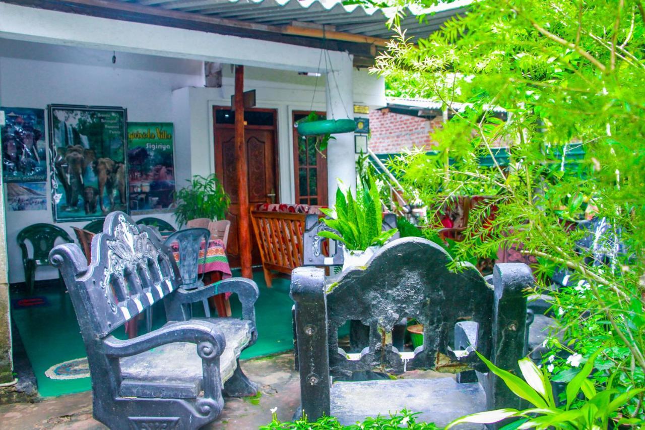 Sigiri Tarushan Home Stay Сигирия Экстерьер фото
