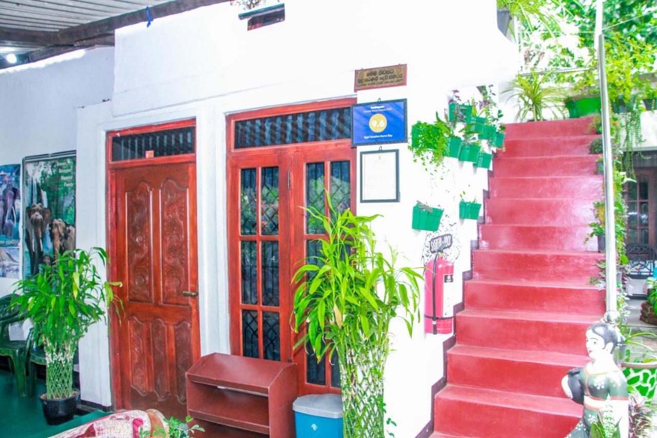 Sigiri Tarushan Home Stay Сигирия Экстерьер фото