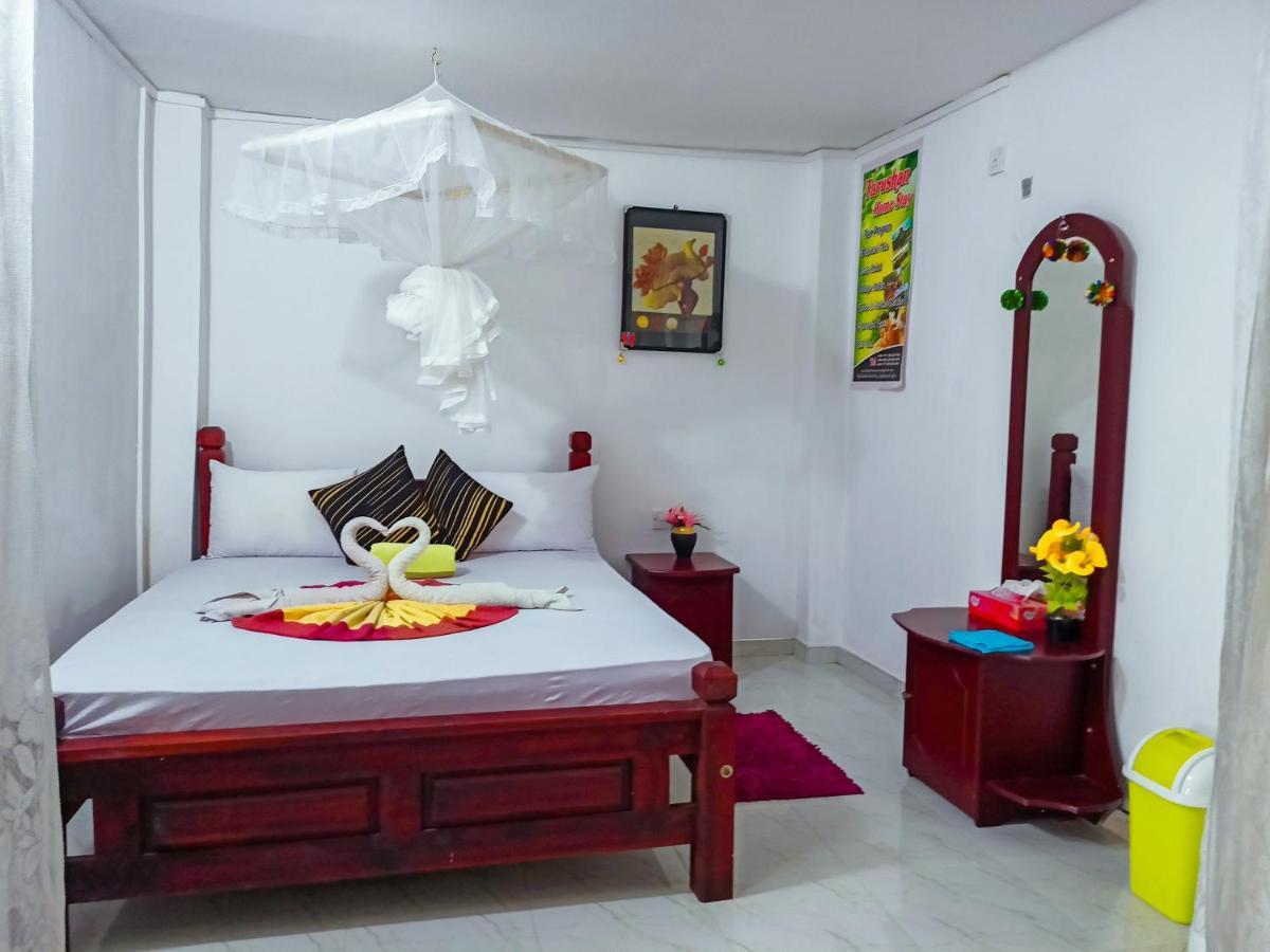 Sigiri Tarushan Home Stay Сигирия Экстерьер фото